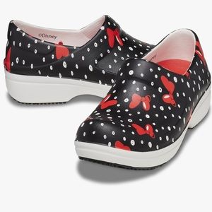 CROCS Minnie Mouse clogs slip-on shoes Disney  red black white 8 nursing NERIA
